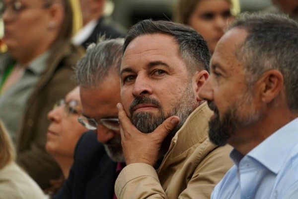Abascal sube el tono y 