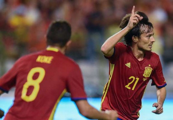 Lopetegui se estrena con una buena victoria al frente de la selección