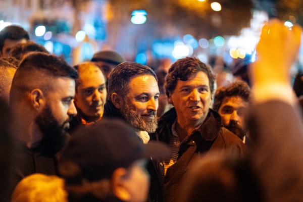 Miles de personas se congregan en Ferraz en la undécima jornada de protestas contra la amnistía

