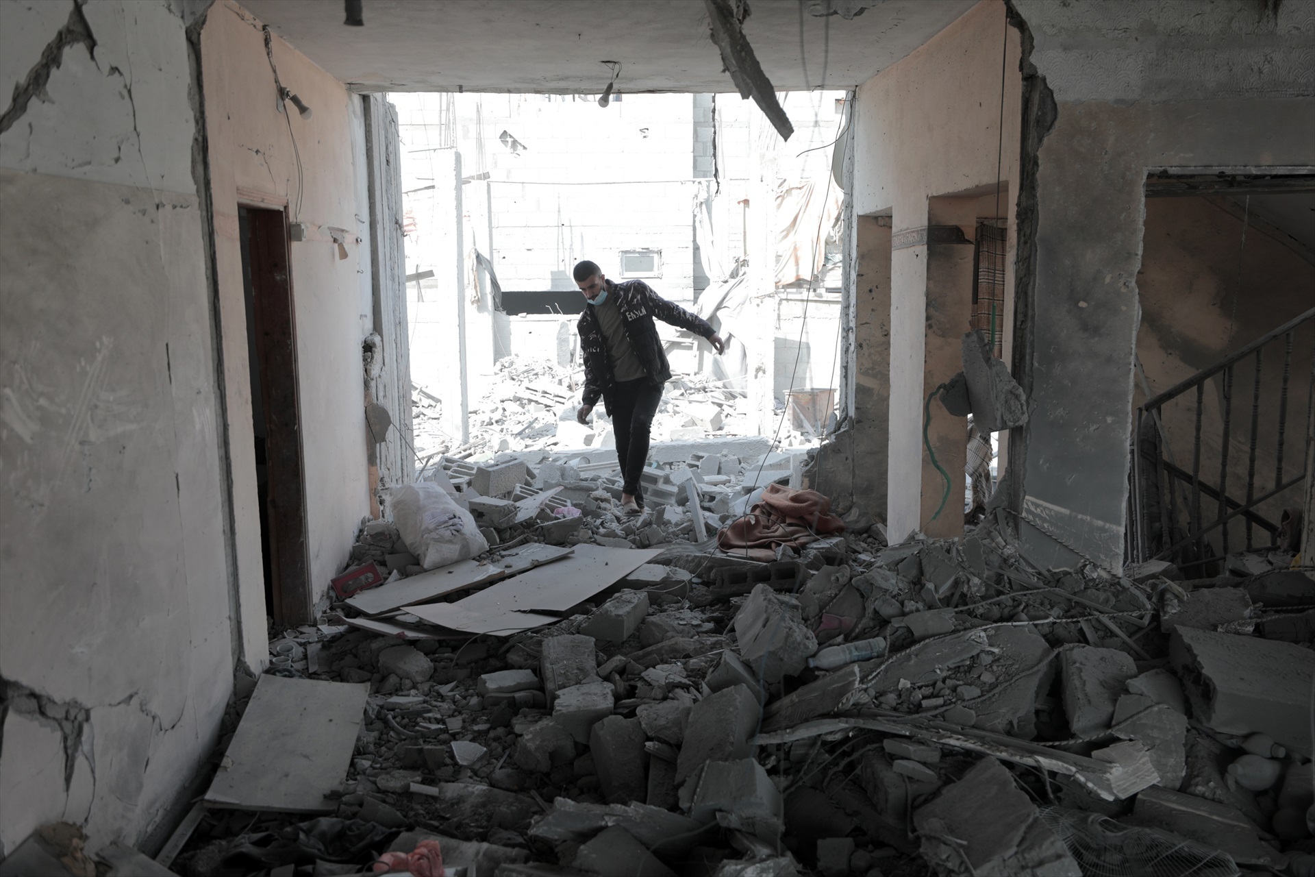 Un primer grupo de 33 españoles y siete familiares consigue abandonar Gaza