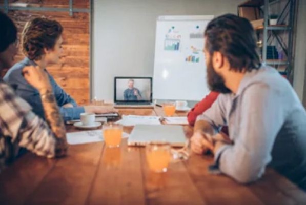 PwC firma una alianza con el CEU para acreditar la experiencia de sus empleados con un Máster en servicios profesionales
