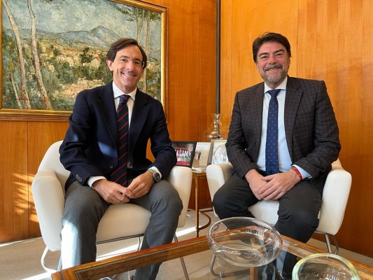 Alicante y el Puerto se conjuran para agilizar el encaje urbanístico del centro de congresos