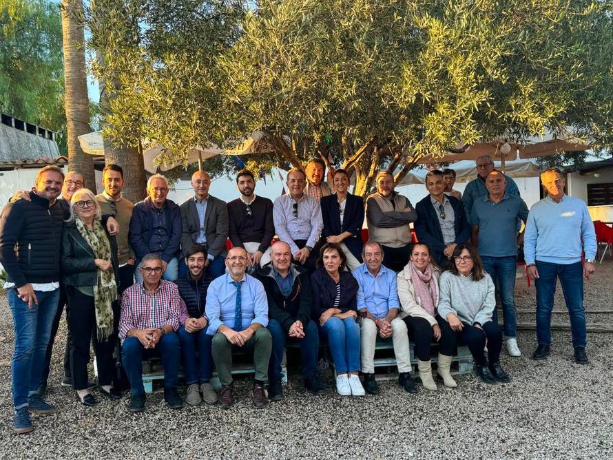 La comida en Quart de Poblet para bendecir como 'familia' al grupo de militantes del 3.0 del PSPV