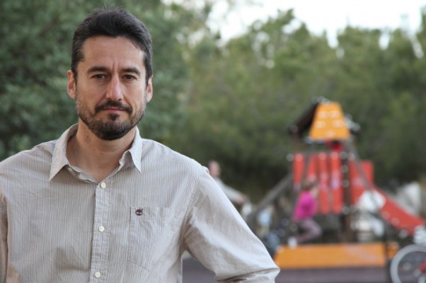 Arturo Sanz, Carpe Vía y La Dula, entre otros, asumen la interlocución municipal con tres barrios por 54.000 euros