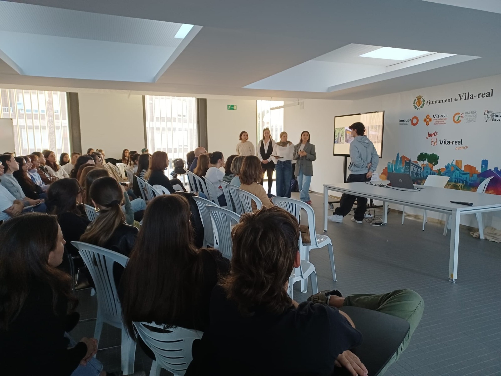 Vila-real vuelve a unir diseño, sostenibilidad y talento juvenil para mejorar los accesos a los colegios