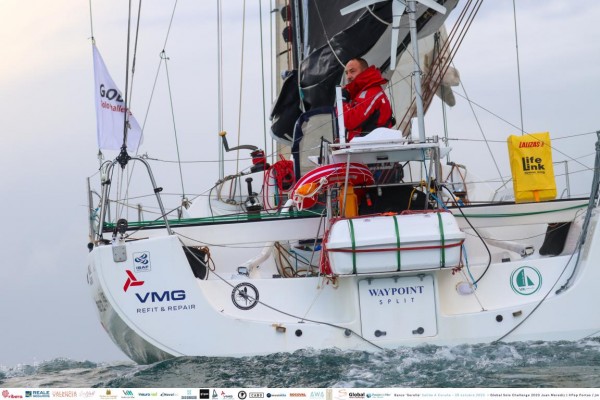 El piloto autonómico se rinde y obliga el Sorolla de Merediz a decir adiós al sueño de dar la vuelta al mundo en solitario 