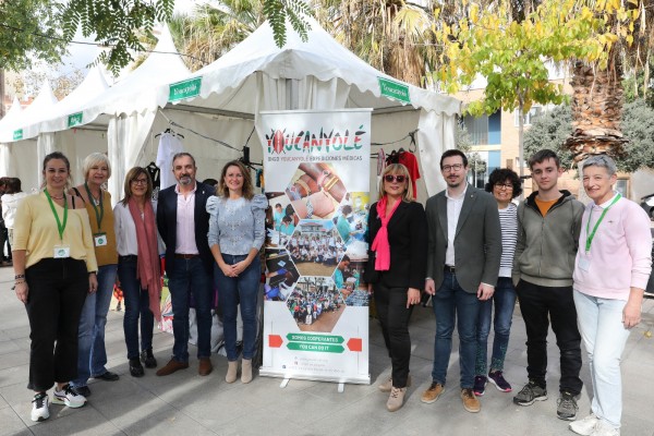 El Mercat del Raval da a conocer la oferta comercial de los barrios de Castelló con 23 expositores