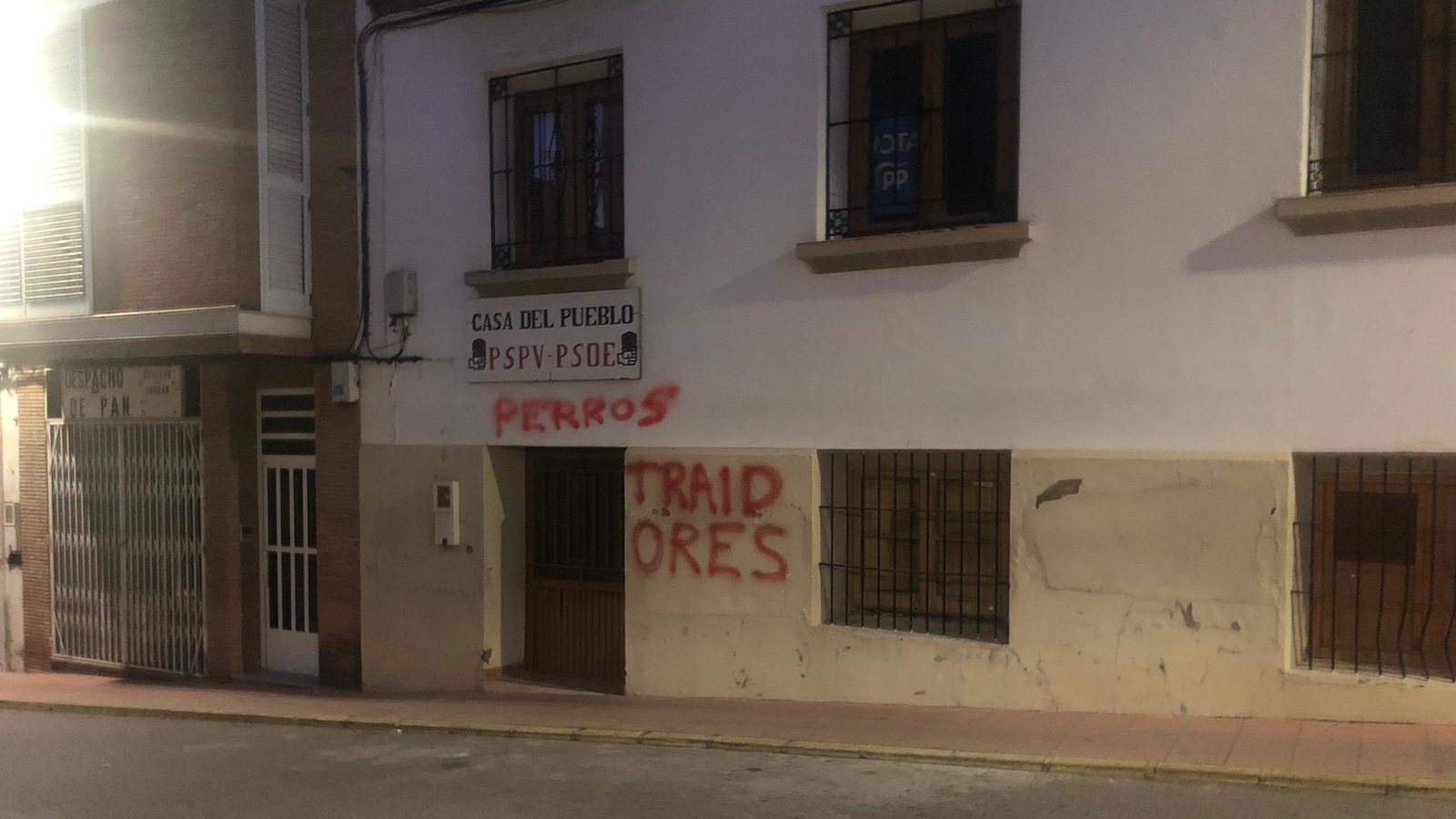 El PSPV-PSOE denuncia ataques vandálicos a su sede de Viver 