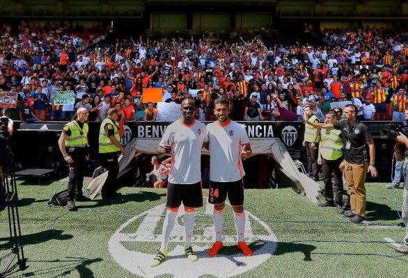 Mestalla se ilusiona con su nueva defensa