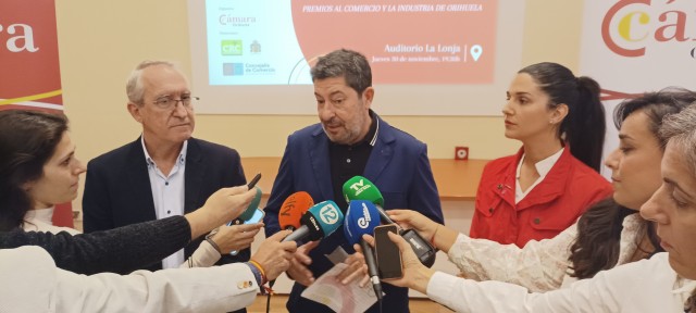 La Cámara de Orihuela celebra la cuarta Noche de la Economía, con premios al comercio y la industria