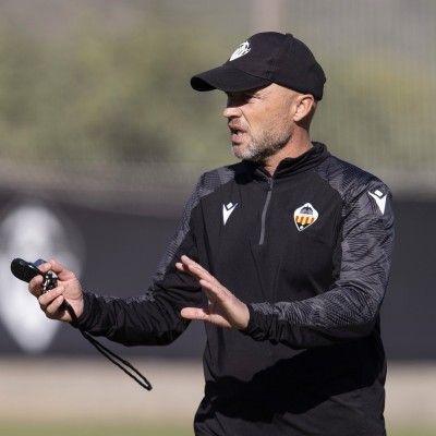 Dick cuenta con toda la plantilla disponible en un partido que puede 'valer doble'