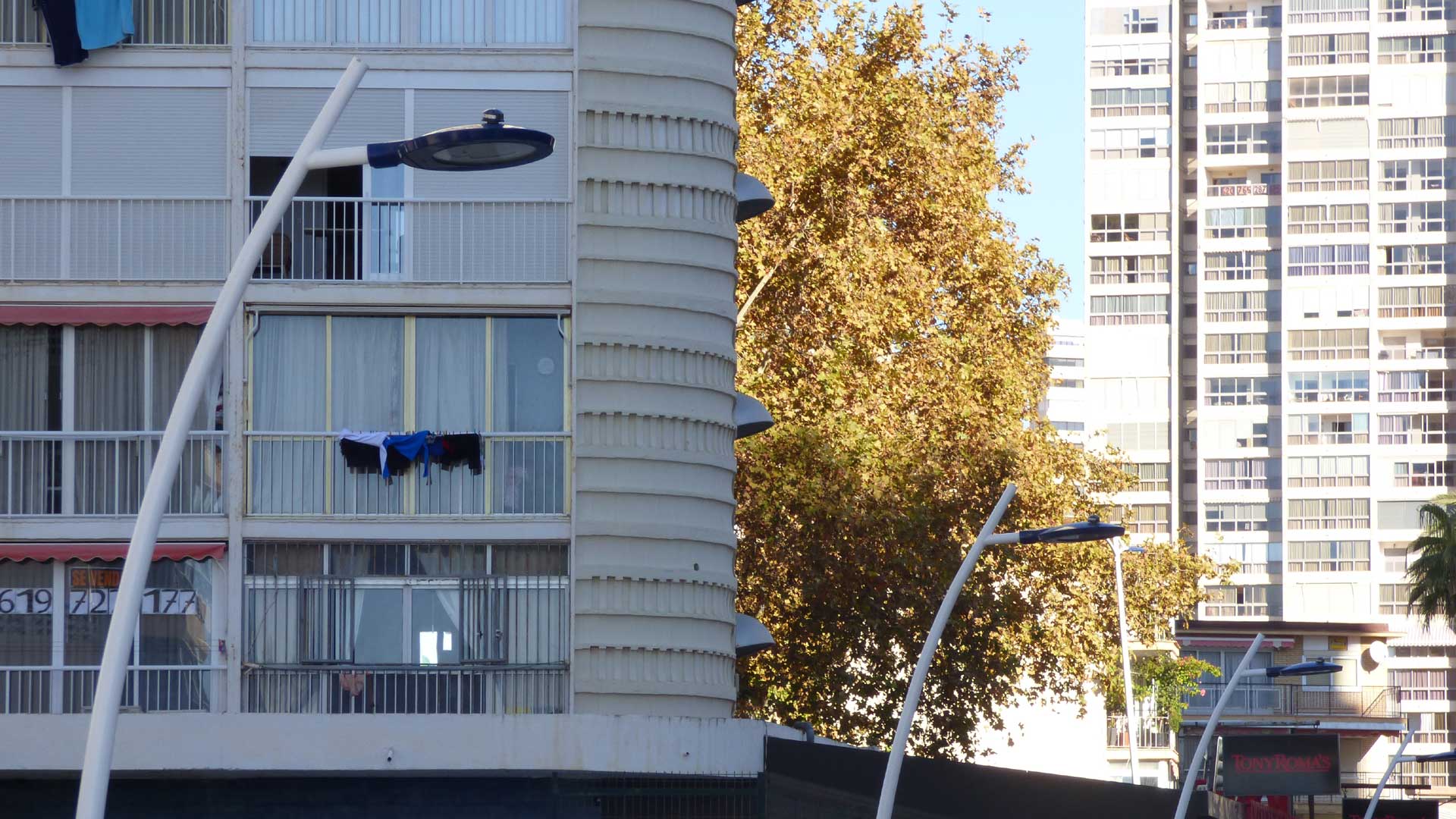 Benidorm renueva las luminarias de la zona de Levante para conseguir un ahorro energético del 60%