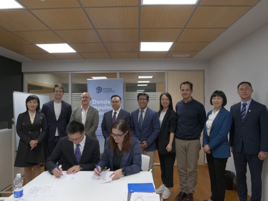 UMH y entidades chinas estudian desarrollar un parque industrial de innovación y emprendimiento