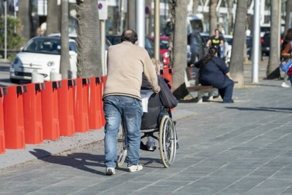 FEADCV denuncia que la Generalitat recortará la atención de 9.300 personas con discapacidad