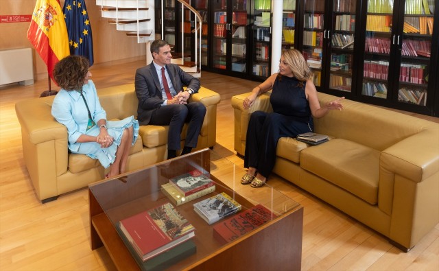 El PSOE cierra un acuerdo con CC a cambio de la agenda canaria y de las inversiones pendientes
