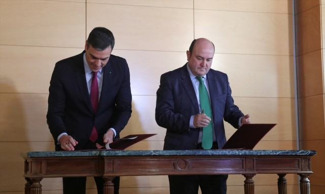 PNV y PSOE firman este viernes un pacto que supone 