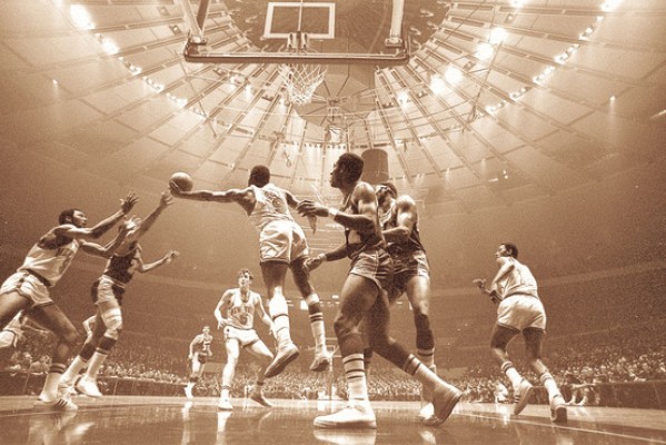 Bigotes, peinados afro, gabardinas de cuero: la leyenda de los Knicks setenteros en la NBA