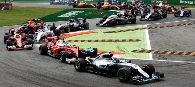 Rosberg aprovecha el error de Hamilton, gana en Monza y aprieta el Mundial
