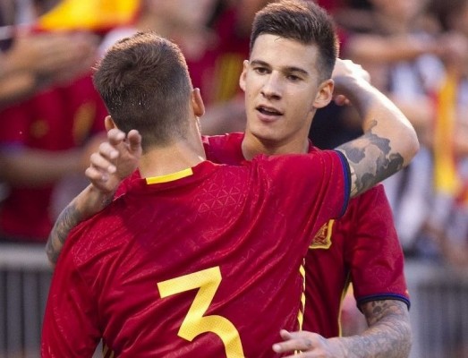 Pendientes de Santi Mina