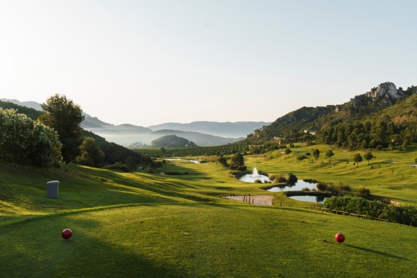Valencia Premium presenta su I Torneo de Golf, un evento exclusivo y

solidario