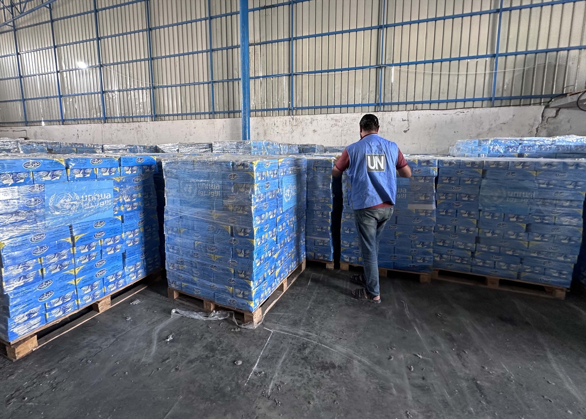 El jefe de Asuntos Humanitarios de la ONU descarta contribuir en empujar gazatíes hacia el sur