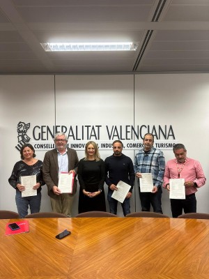 Sindicatos y Generalitat formalizan el acuerdo para la equiparación salarial en las ITV