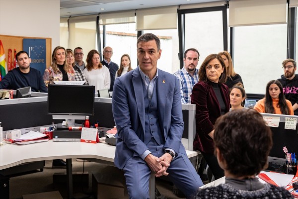 Sánchez envía una carta a la militancia tras los disturbios en Ferraz