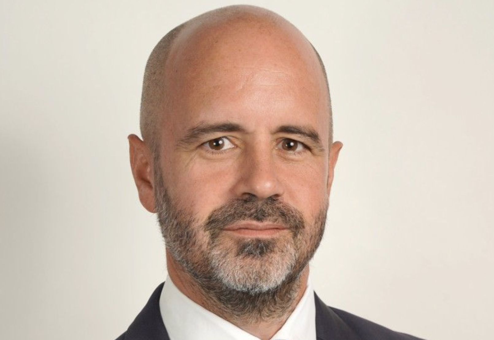 Stoneweg ficha a Nicholas Burdett como director de Relaciones con Inversores
