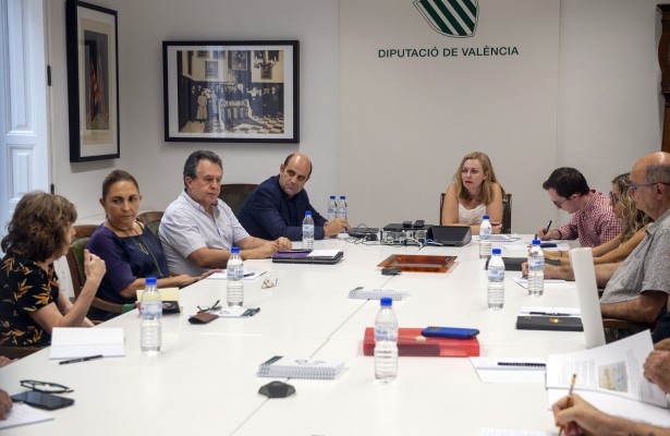 El IES Clara Campoamor de Alaquàs y Les Carolines de Picassent reciben los Premios de la Memoria