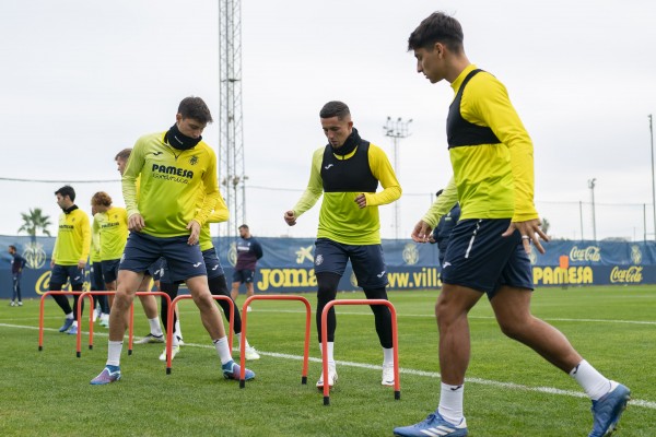 Circunstancias insólitas en un partido en el que al Villarreal le urge la victoria