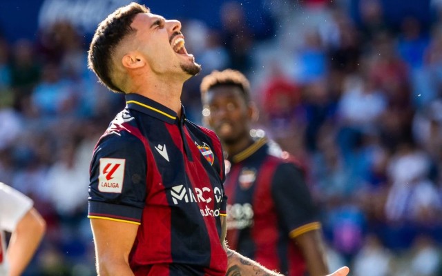 Competición desestima el recurso del Levante, impone un partido a Lozano... y el club acudirá a Apelación