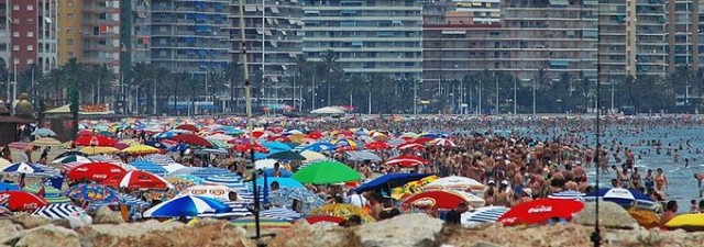 Un juez deniega a una comunidad de vecinos de Valencia el veto a los apartamentos turísticos