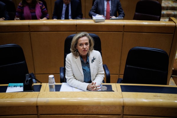 Calviño convocará a la banca para ampliar las medidas de alivio a las hipotecas