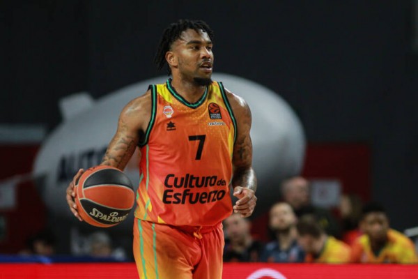 Chris Jones, pendiente de nuevas pruebas en el tobillo para ver si puede jugar en Milán