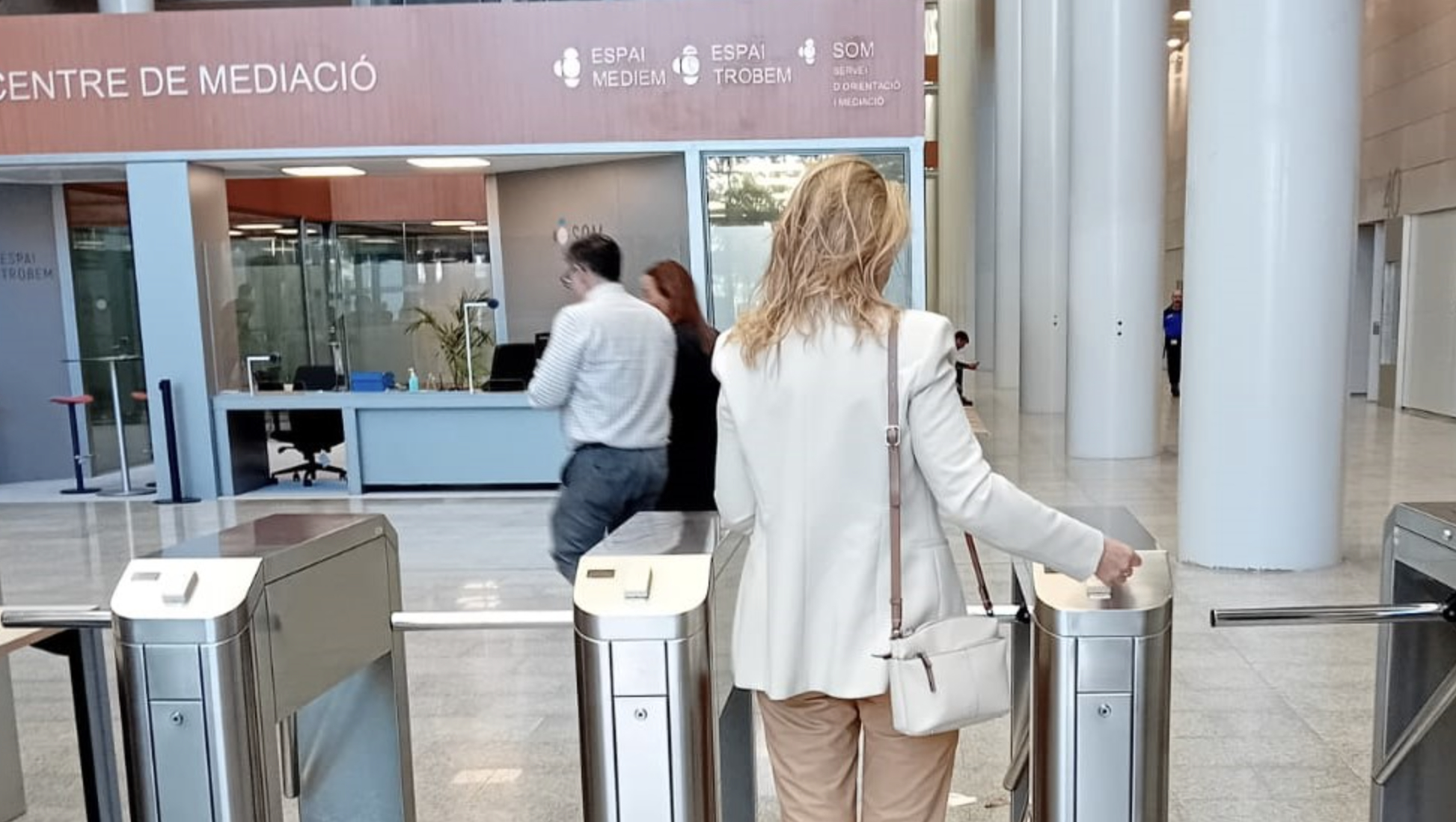 La Ciudad de la Justicia de València habilita una tarjeta magnética para abogados y procuradores