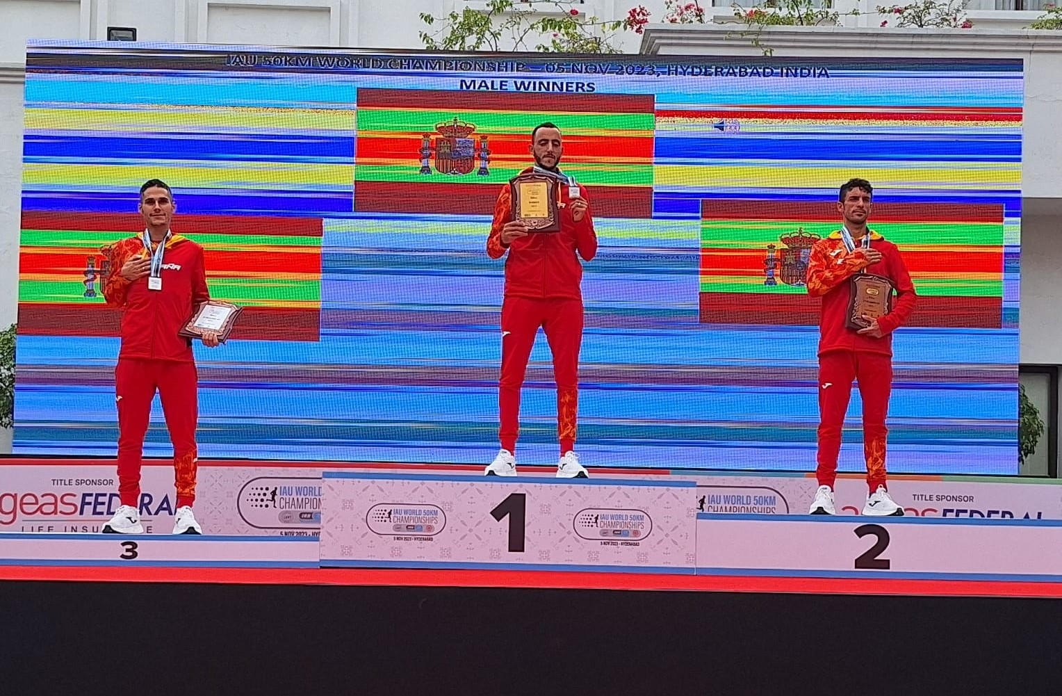 Triunfo histórico en el Mundial de Ultramaratón
