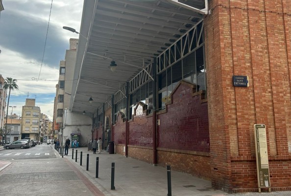 Burriana pone en marcha un Plan de choque para limpiar todos sus edificios públicos