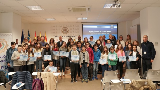 La Policia Local de Vila-real reprén el programa Convivència per formar en valors l'alumnat