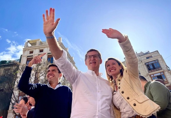 Carrasco y Barrachina respaldan a Feijoó en el mitin del PP 