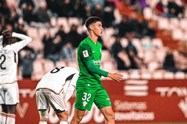 Adam Boayar, tercer canterano que debuta con Beccacece
