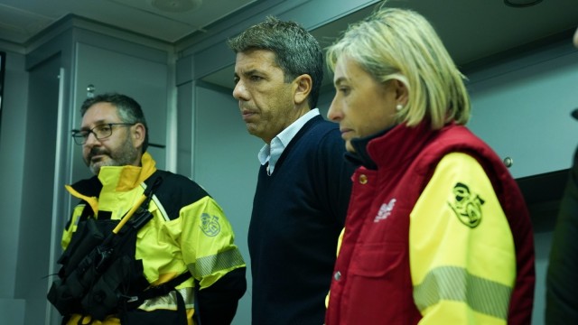 Mazón avanza que este domingo se podría dar por estabilizado el incendio de Montitxelvo