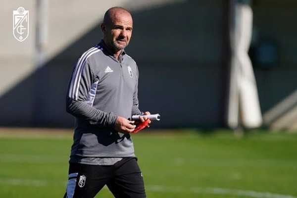 Paco López afronta el partido ante el Valencia 