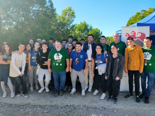 Alicante planta 1.500 árboles y arbustos en la reforestación del Monte Orgegia 