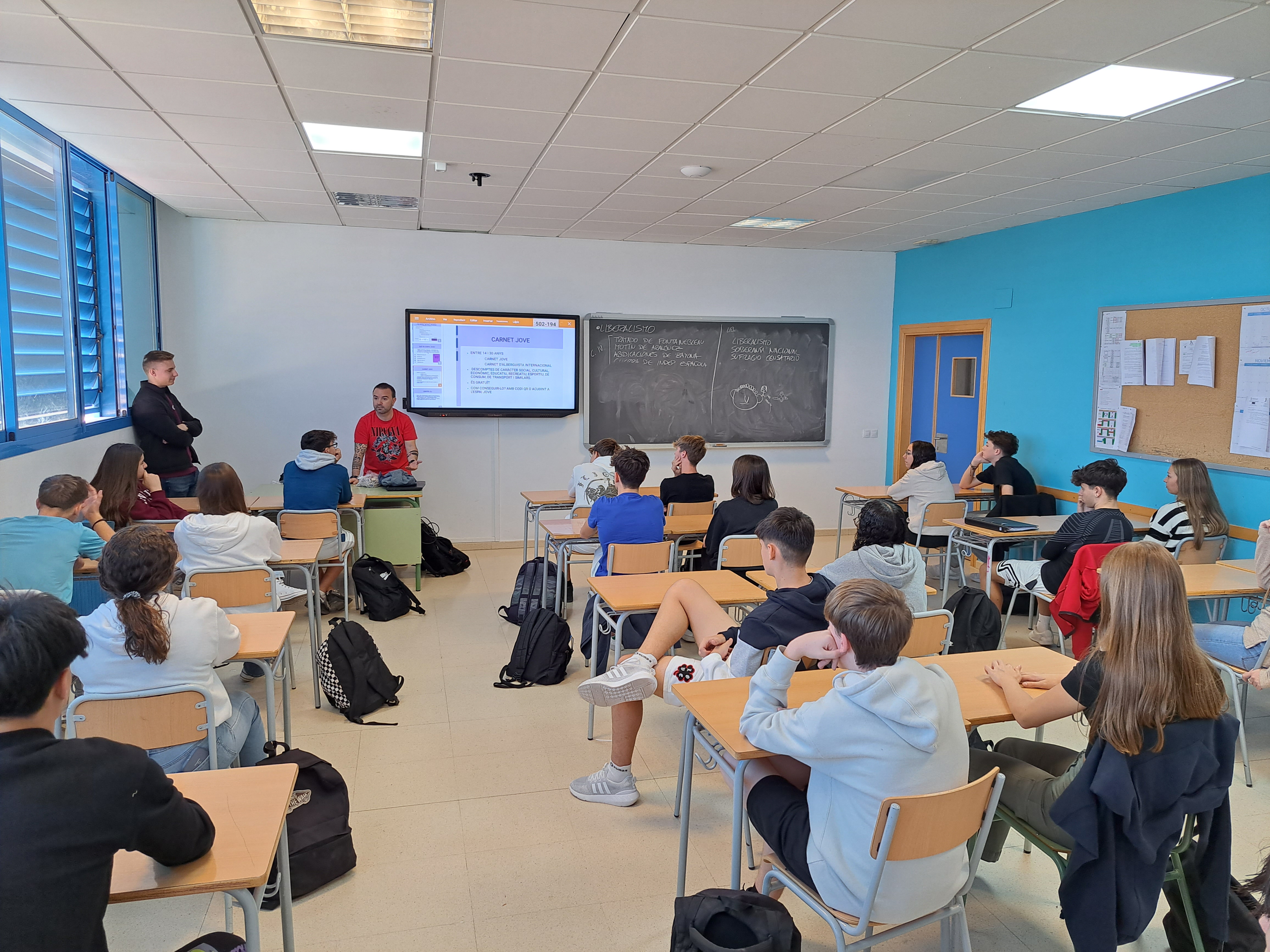 Vila-real acerca a los jóvenes las actividades de la concejalía de Juventud con charlas en los institutos
