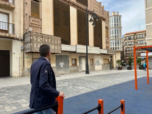 El Cine Central de Cartagena se cae a pedazos