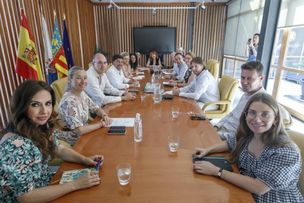 Barcala defiende la capacidad política para elegir a los directores generales en la comisión de selección