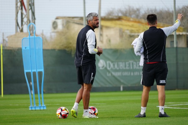 El Real Murcia, tras el KO copero, busca en Ceuta su cuarto triunfo seguido en la Liga