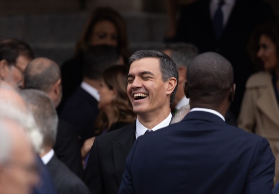 Pedro Sánchez, y cierra España