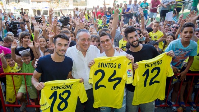 Álvaro, Borré y Sansone, los últimos en llegar, presentados en el Villarreal