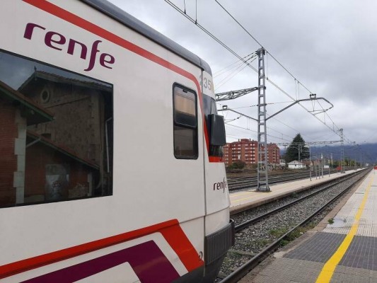 Sumar registra una iniciativa para recuperar la línea entre Albacete, Almansa y València